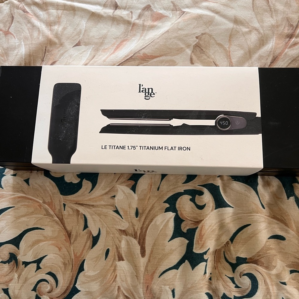 L'ange 1.75in wide Black and Rose Gold Hair Straightener